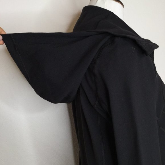 Lululemon Black  hoodie Jacket sz 4 - Picture 5 of 6